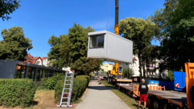 Carolinum-Sanierung kurz vor Ziel: Container verschwinden