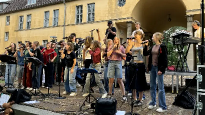KellaPopChor und Band begeistern beim Tourabschluss in Templin