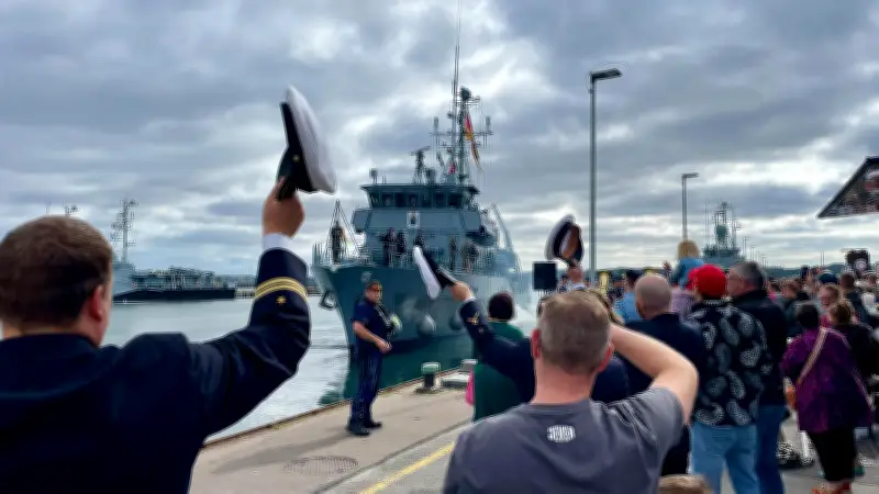 Minenjagdboot "Homburg" startet von Kiel zu NATO-Einsatz