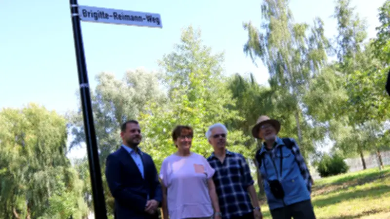 Neubrandenburg ehrt Brigitte Reimann mit Weg, Bürger enttäuscht