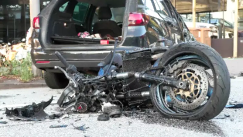 Schwerer Motorradunfall in Hamburg-Lokstedt: 37-Jähriger verletzt