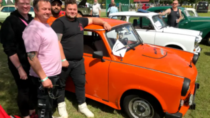 Trabi, Simson & Co: DDR-Fahrzeuge treffen sich in Bergholz