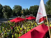 800 Beschäftigte der Süßwarenindustrie streiken in Lüneburg für mehr Lohn