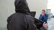 Exhibitionist in Rostock: Mann entblößt sich vor Kindern – Polizei sucht Zeugen