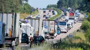 Sommerreiseverkehr vor Höhepunkt: Stauwarnung für Norden