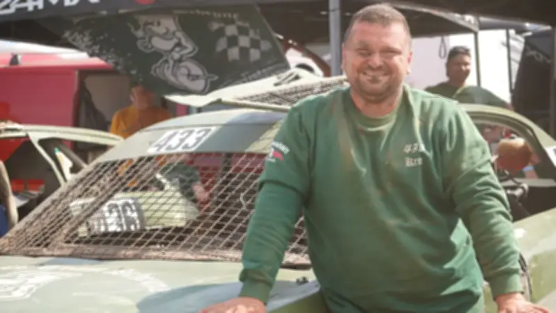 107 Fahrer beim Autocross in Gadebusch: Rekordstarterfeld trotz Überschlägen