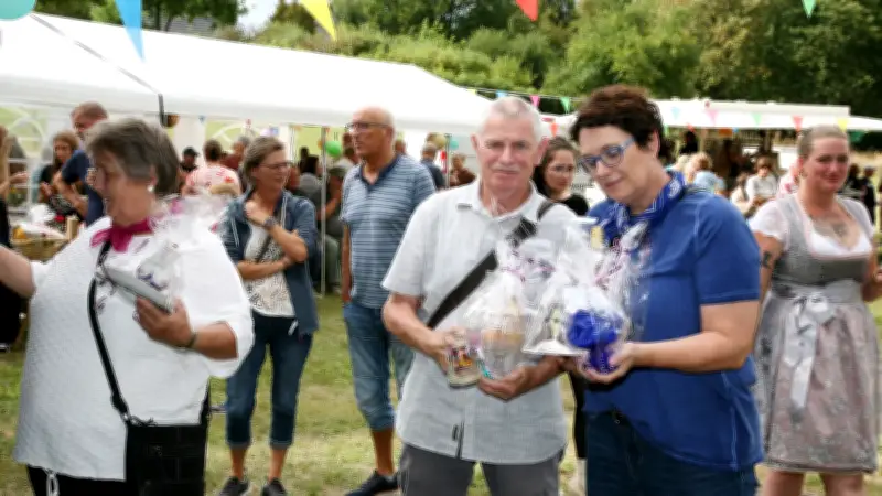 255.000 Tage Puchow: Dorf feiert 700-jährige Geschichte am Wokuhlsee
