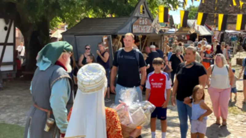 33. Burgfest auf Burg Stargard: 200.000. Gast geehrt