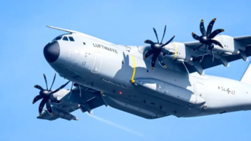 A400M der Luftwaffe übt Tiefflug über Parchim und Neubrandenburg
