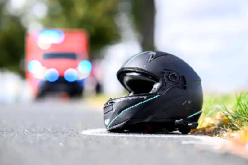 B105 bei Mesekenhagen: Motorradfahrer schwer verletzt