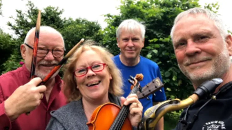 Band Feldrand spielt in Neubrandenburger Galerie