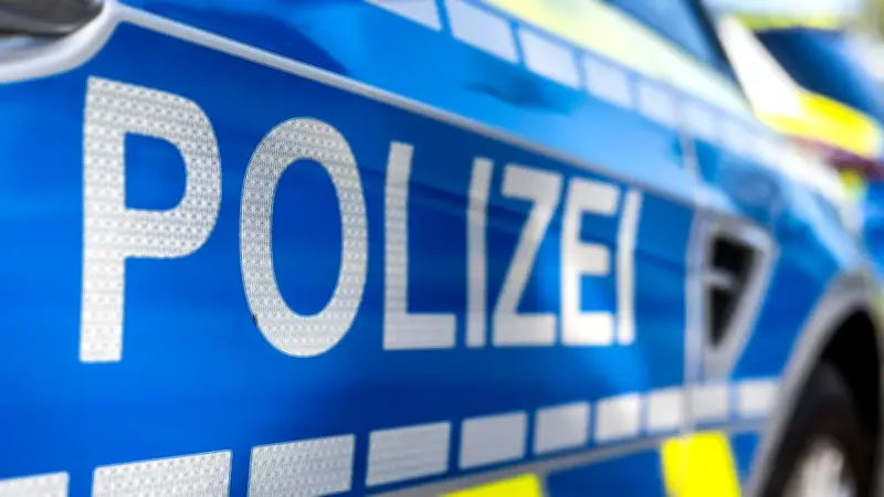 Überholmanöver auf B104 endet mit Unfall