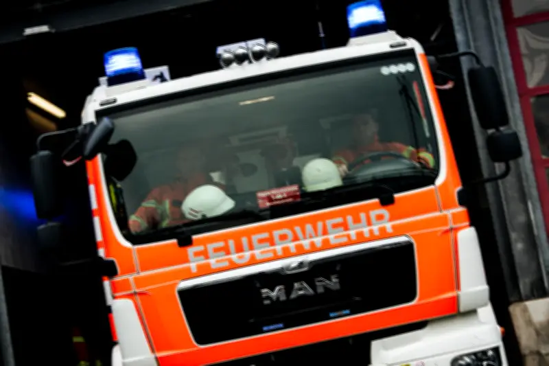 Brand in Neu Roggentin: Einfamilienhaus in Flammen