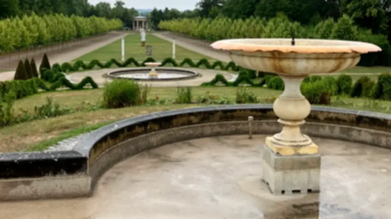 Brunnen im Schlossgarten Neustrelitz bleiben bis September still