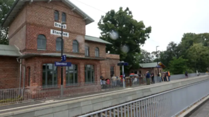 Comedy im Bahnhof Sternfeld: Tom Gerhardt kommt zum Gespräch