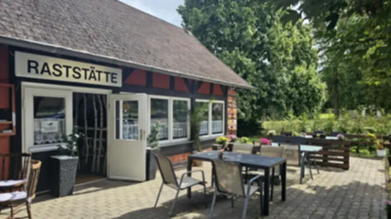 Döner und Currywurst: Raststätte an der B109 feiert Comeback