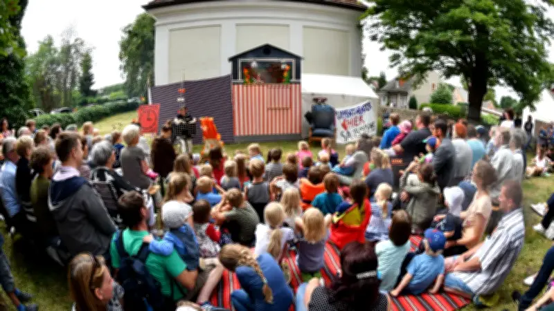 Dorf Diemitz feiert traditionelles Dorffest mit Musik und Tanz