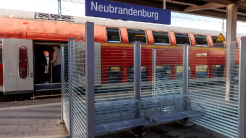 Endstation Neubrandenburg: Mann vom Bahnhof direkt ins Gefängnis