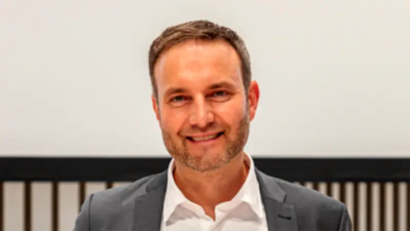 Enrico Schult: AfD-Spitzenkandidat mit radikalen Positionen
