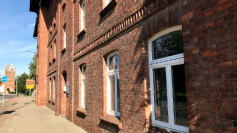 Erste Ausstellung: Hobbykünstlerin zeigt Werke im Malchiner Museum