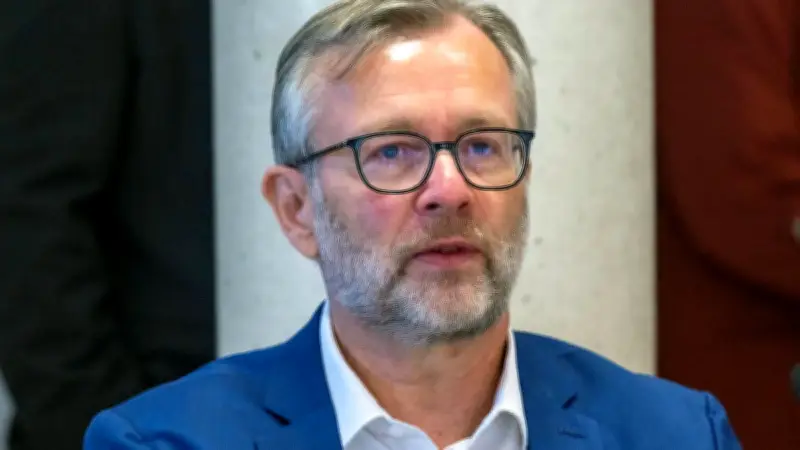 Finanzminister weist Wahlslogan von Team Freiheit scharf zurück