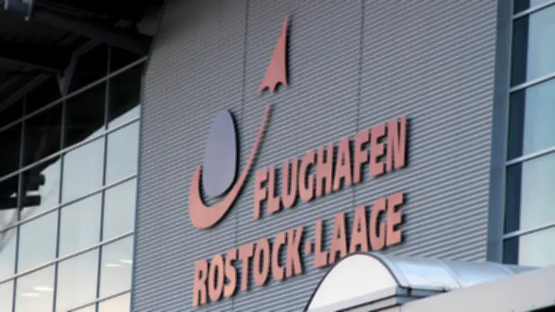 Flughafen Rostock-Laage: Wirbel um Deal mit Millionenbetrüger
