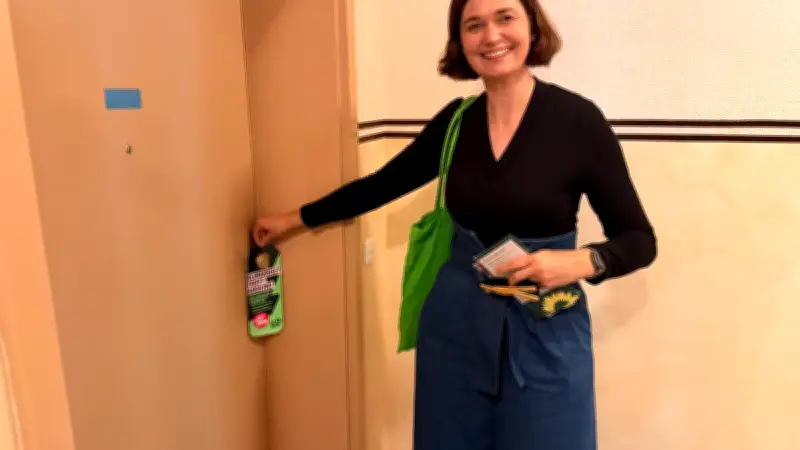 Grüne putzen Klinken in Rostock: „Es braucht uns für eine demokratische Mehrheit“