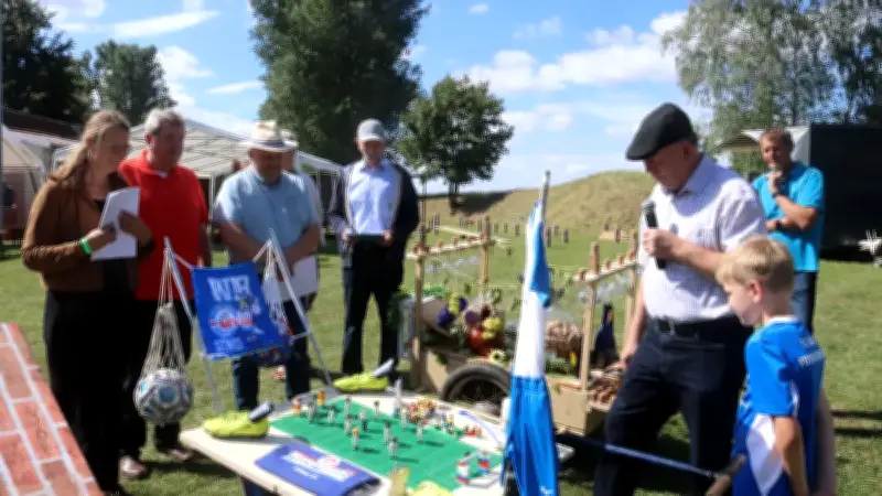 Hansa-Schubkarre eines Achtjährigen gewinnt beim Sommerfest in Glasow