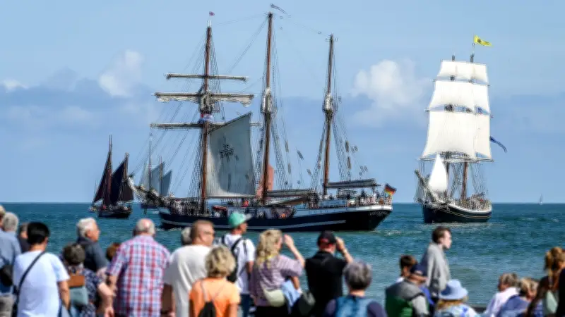 Hanse Sail 2026: Spektakuläre Bilder vom Traditionssegeltreffen
