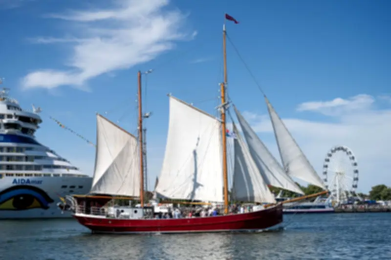 Hanse Sail in Rostock lockt 500.000 Besucher an