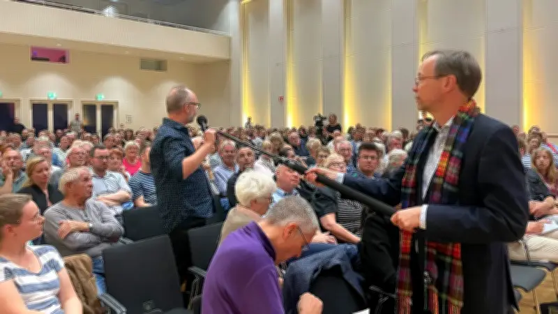 Heimatdebatte in Neubrandenburg: Bacharevič und Sookee zu Gast