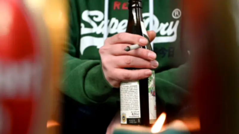 Jugendliche in Neustrelitz: Drogenkonsum und die Schwierigkeit aufzuhören