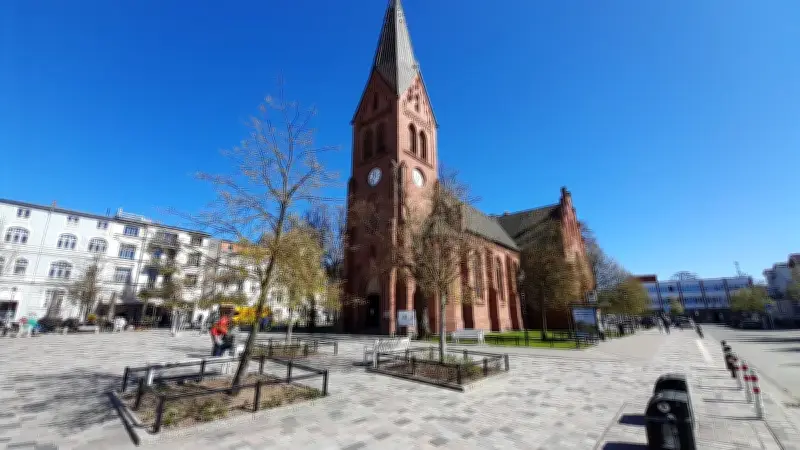 Kunsthandwerkermarkt auf dem Kirchenplatz in Warnemünde vom 3. bis 5. September