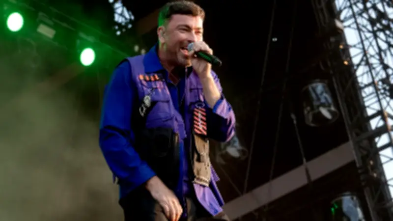 Marteria in Rostock: 22.000 Fans, Dresscode und Überraschung