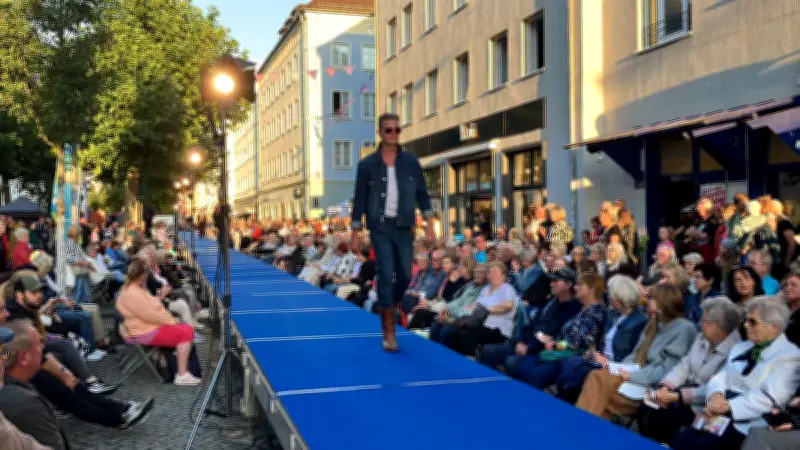Modenschau mit XXL-Laufsteg feiert 20. Jubiläum in Neubrandenburg