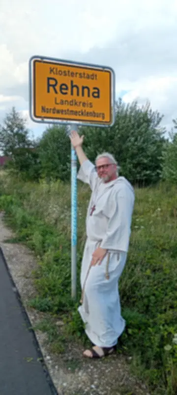Neue Ortsschilder: Rehna jetzt offiziell Klosterstadt