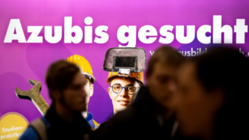 Neuer Bildungsgang AVdual startet in Schwerin
