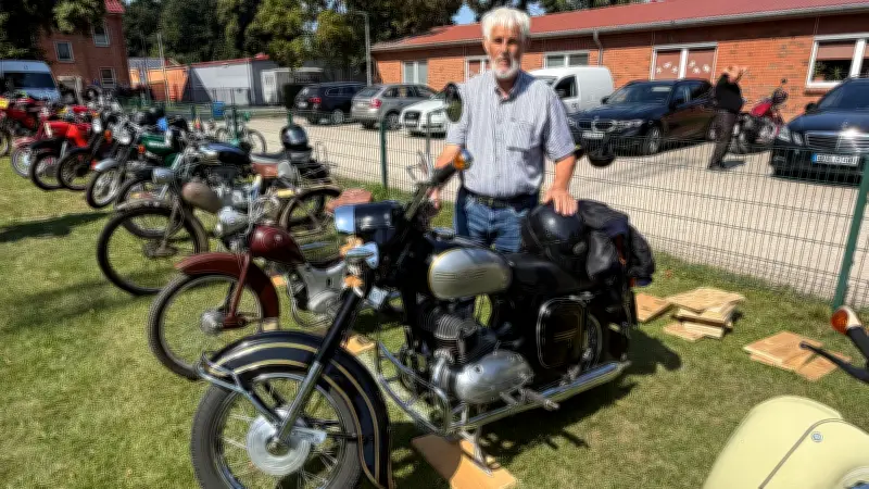 Oldtimerausstellung in Frauenmark: Egon Stahnke kommt mit Jawa 350
