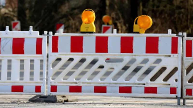 Raddingsdorfer Kreuzung bei Lüdersdorf voll gesperrt