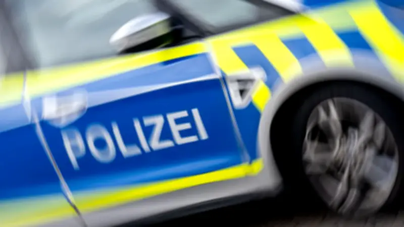 Radfahrerin in Wismar angefahren – Polizei sucht Zeugen nach Unfallflucht