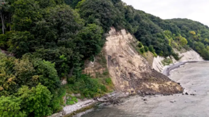 Rügen: Großer Abbruch an der Steilküste im Nationalpark Jasmund