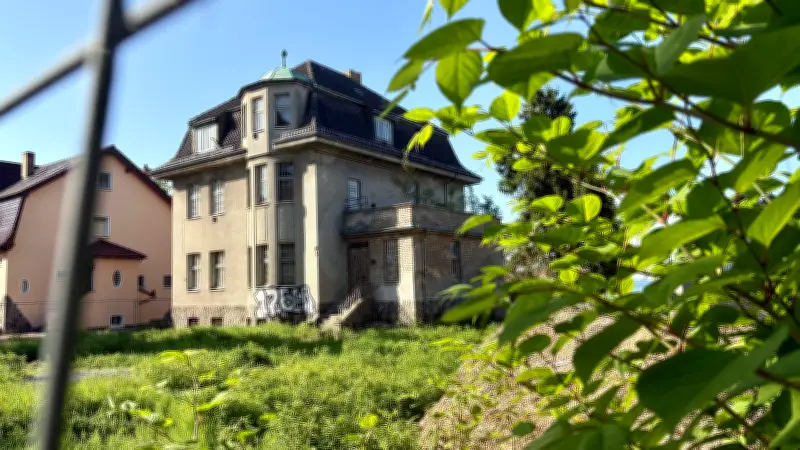 Rätsel um Warener Villen-Haus: Nach Rodung keine Baugenehmigung
