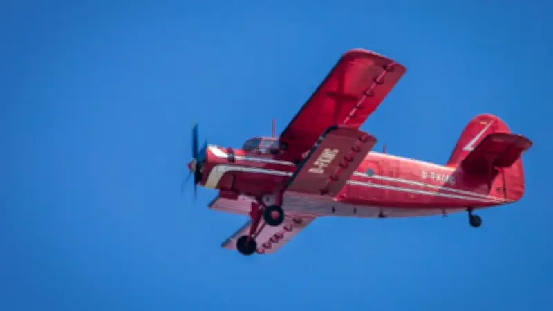 Rundflüge mit der Antonow AN-2 beim Schwedenfest in Wismar