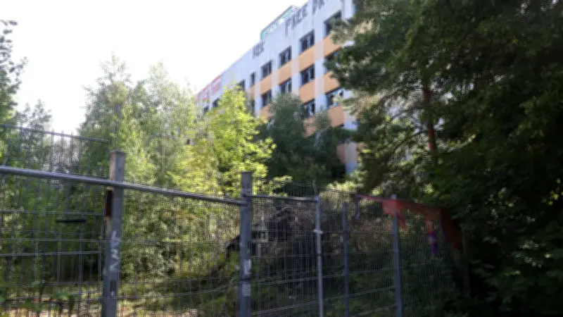 Schandfleck-Paragraf: Investor soll alte SED-Parteischule in Schwerin abreißen