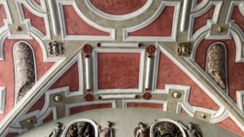 Schloss Güstrow: Renaissance-Decke nach Restaurierung enthüllt