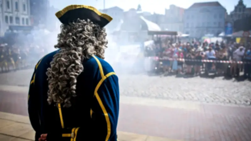 Schwedenfest 2026: Straßensperrungen und Halteverbote in Wismar