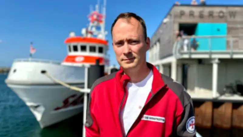 Seenotretter Martin Rakobrandt: Einsatz auf der Ostsee auch an Feiertagen