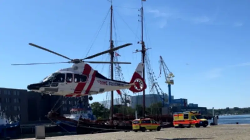 Segelunfall in der Wismarbucht: 72-Jähriger nach Reanimation per Hubschrauber ins Krankenhaus
