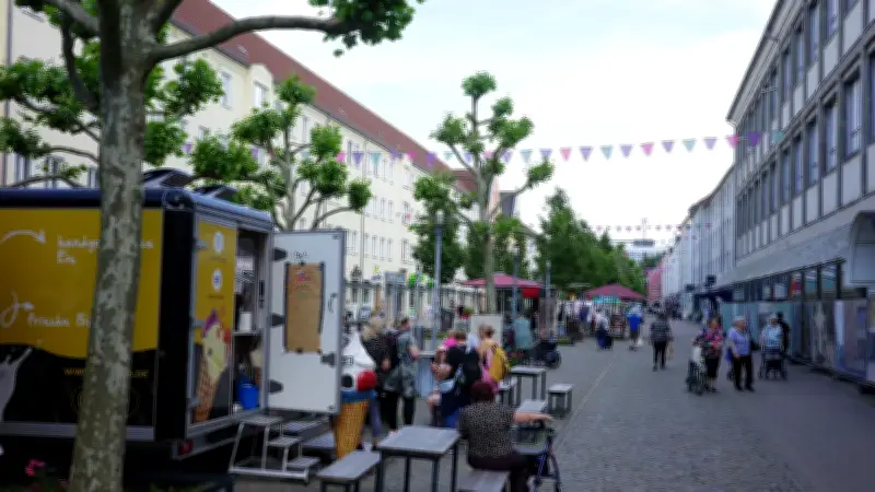 Shoppen, Flanieren, Genießen: Neubrandenburg lädt zum Stadtbummel