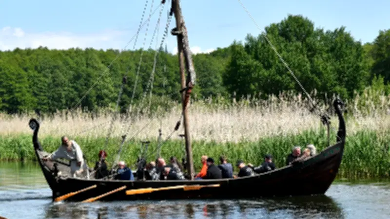 Sommerfest im Ukranenland: Svarog-Fahrten auf der Uecker